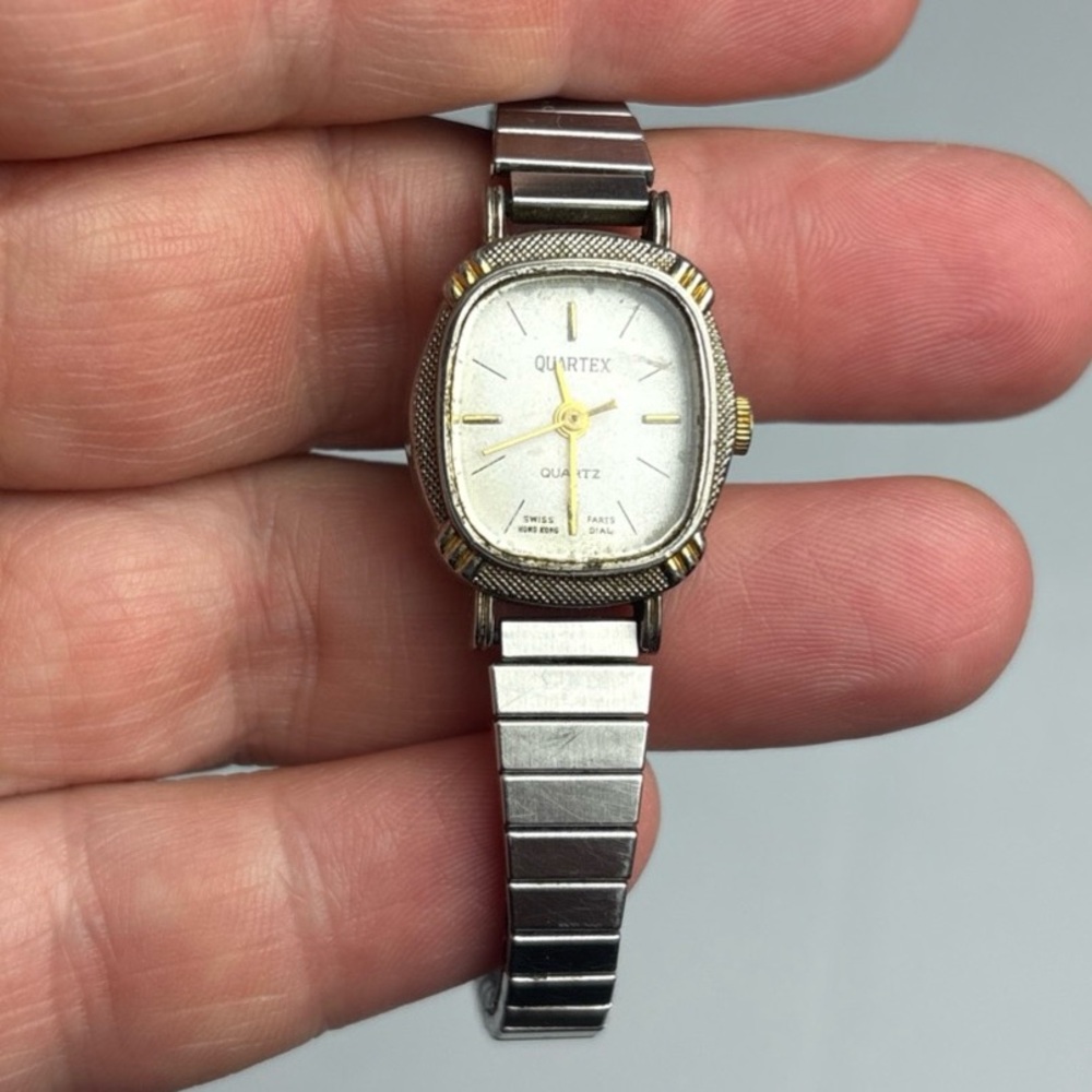 Vintage Delta Implex Watch Corp No 49 Stretch Bracelet Hong Kong Silver Tone